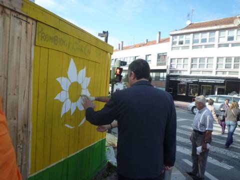 García Seoane deshojando la margarita